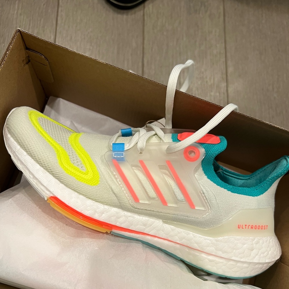 Adidas Ultraboost 22